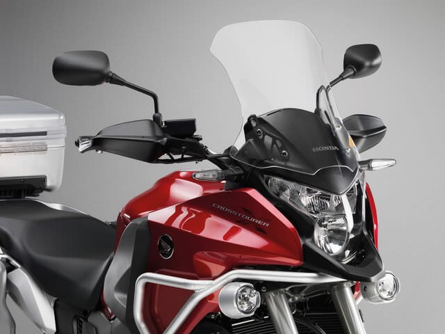 На фото изображен мотоцикл компании Honda с автоматической коробкой передач